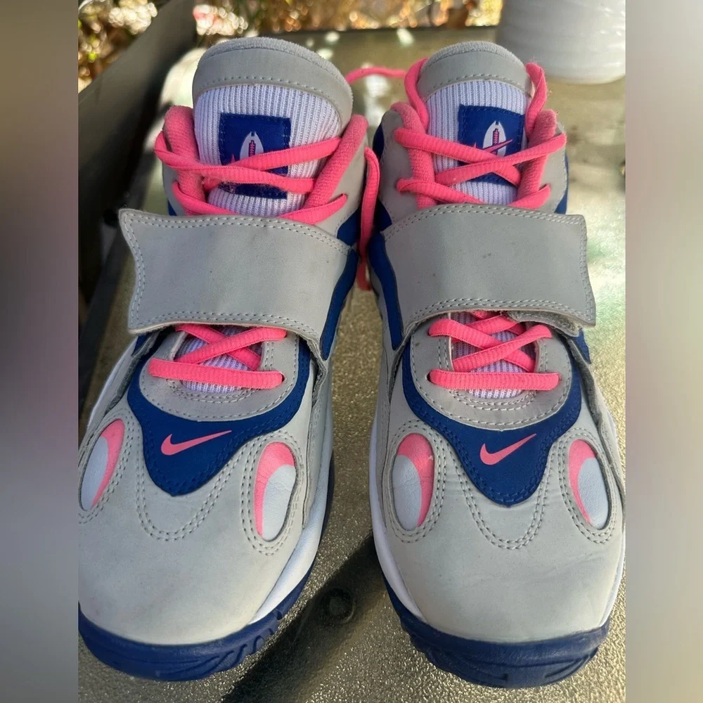 Nike Air‎ Speed Turf GS Kids Sneakers - Gray, Pink, and Blue Size 5.5